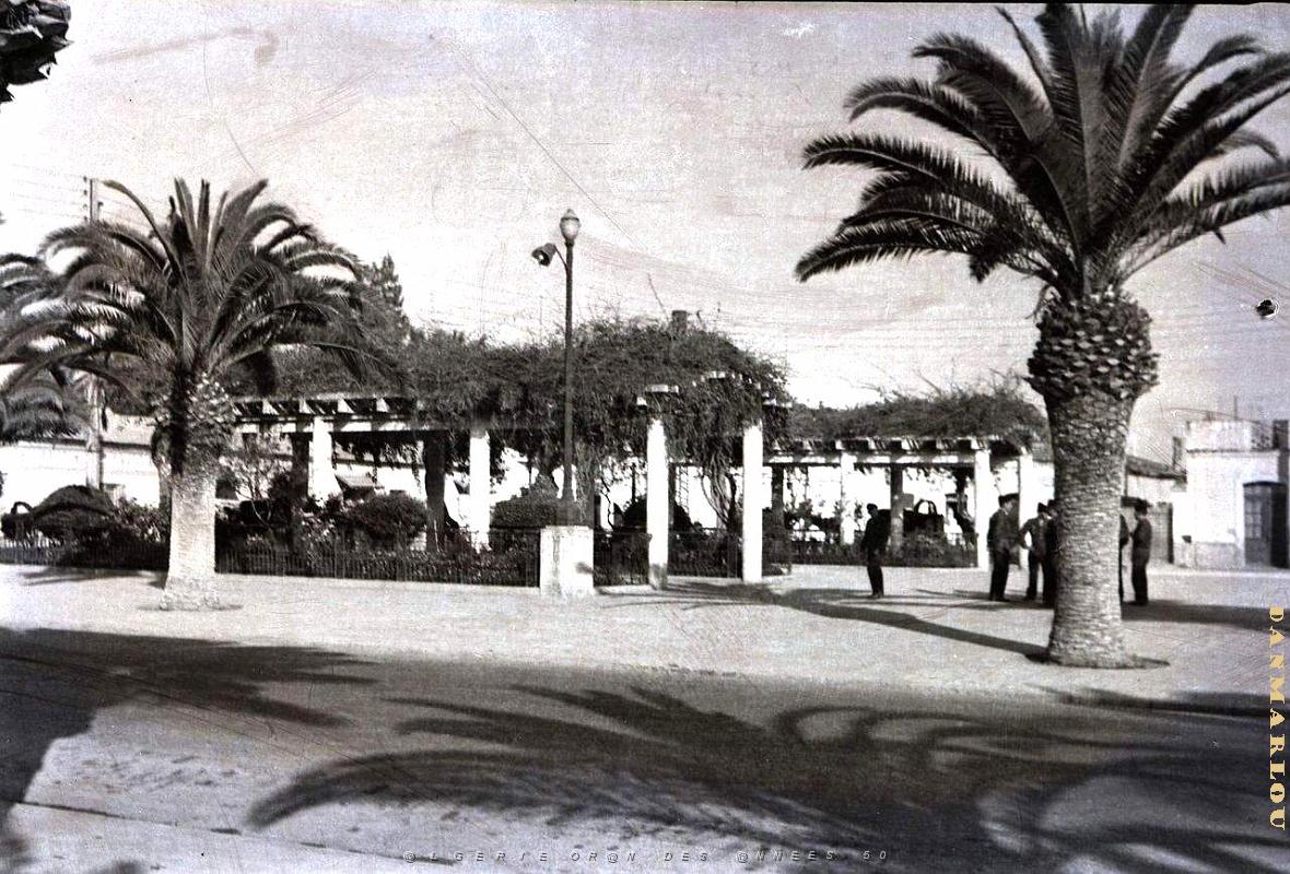Er rahel 501- La place COLLECTION DES AMIS DE ND DE SANTA CRUZ.jpg